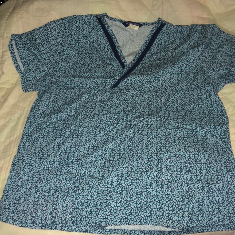 My Dimension stretch scrub top